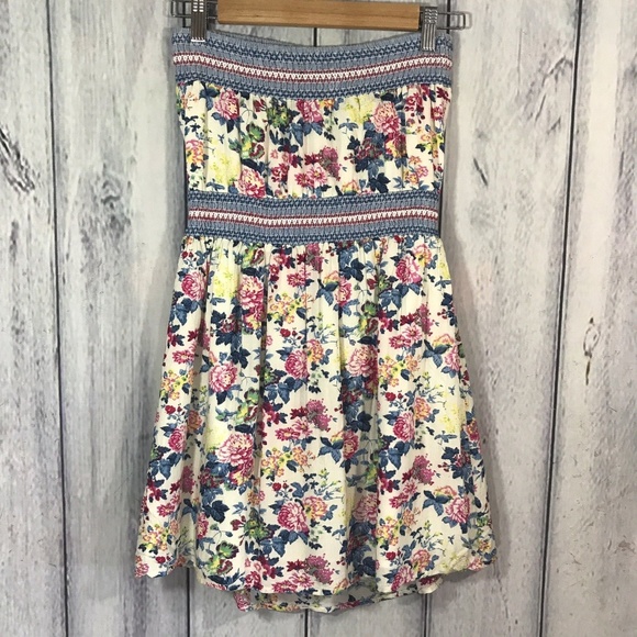 Staccato Dresses & Skirts - Staccato Strapless Sundress Elastic Bands Floral